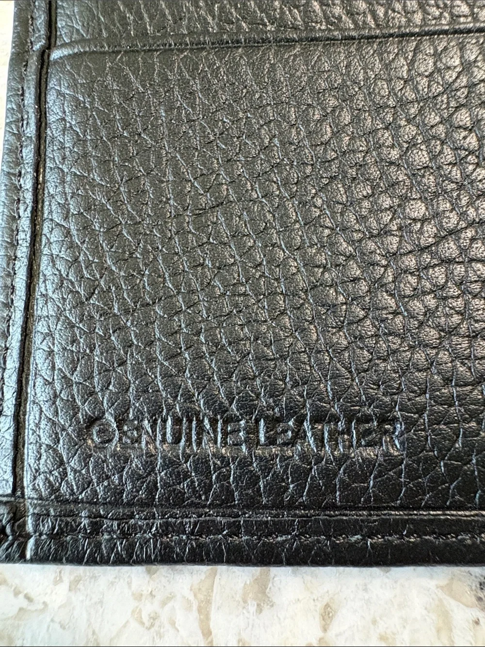 🎩 Clarks Pebbled Leather Slimfold Wallet in black